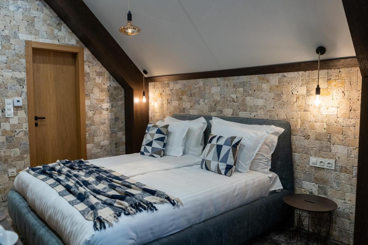 103 Alpine Hotel بانيشيست المظهر الخارجي الصورة